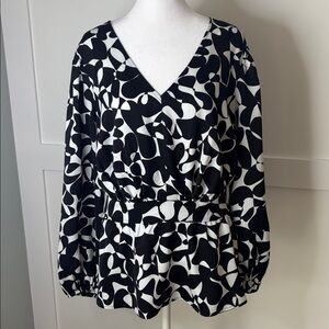 Lane Bryant Monochrome Leaf Print Top size 18 in excellent condition